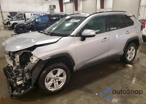 2021 Toyota Rav4 Xle z USA, uszkodzony, nr VIN 2T3P1RFV5MW231237